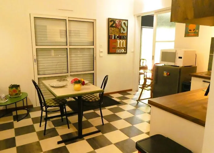 Au Bal Des Oiseaux Nyaraló